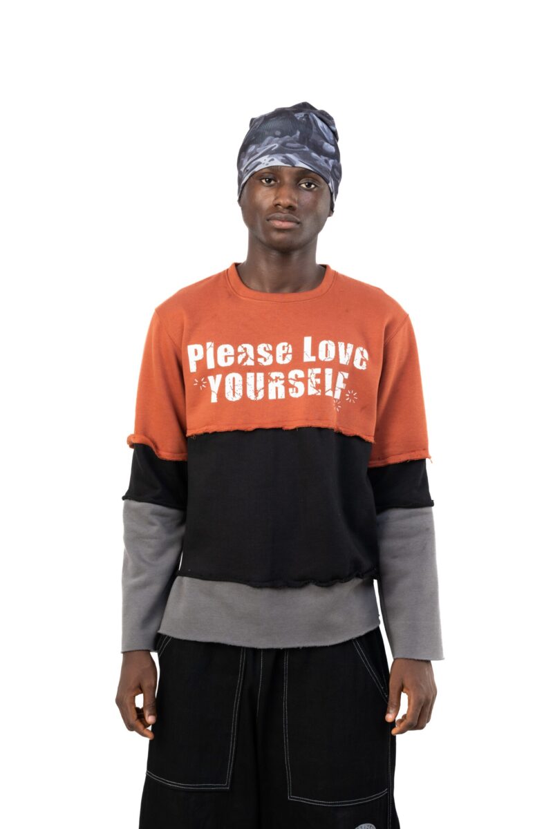 TRIPLE LAYERED DISTRESSED SLEEVE